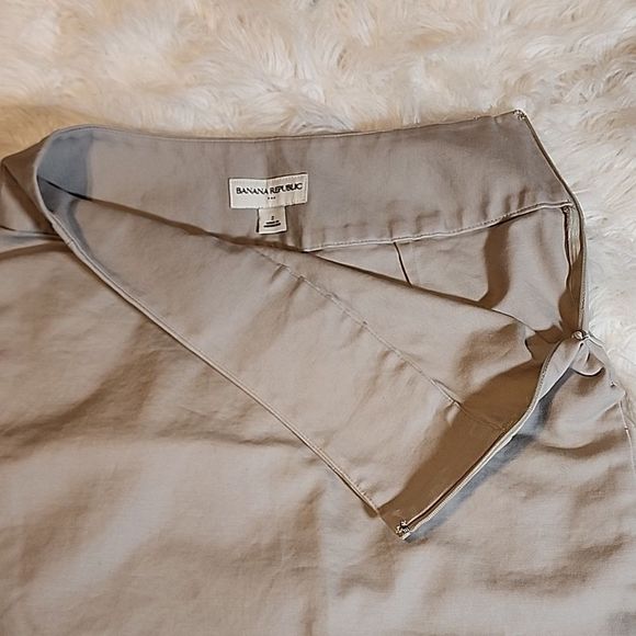 Banana Republic- Pencil Skirt - Picture 5 of 7